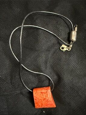 SILPADA Coral Leather Pendant Necklace N0965 Cardinal Rule VERY GOOD CONDITION